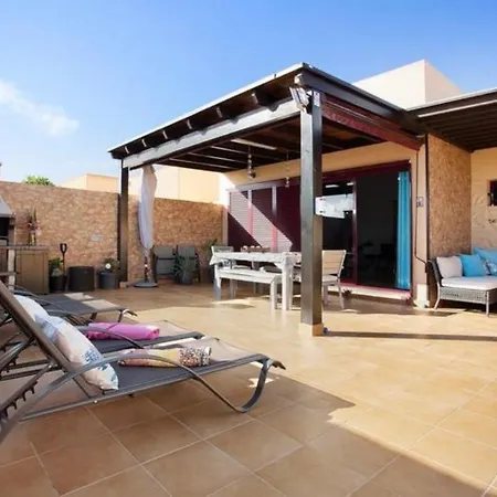 Vila Amistad La Oliva